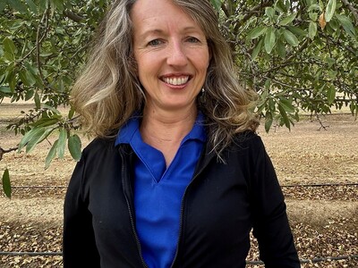 Almond Grower Expores Mating Disruption for Navel Orangeworm